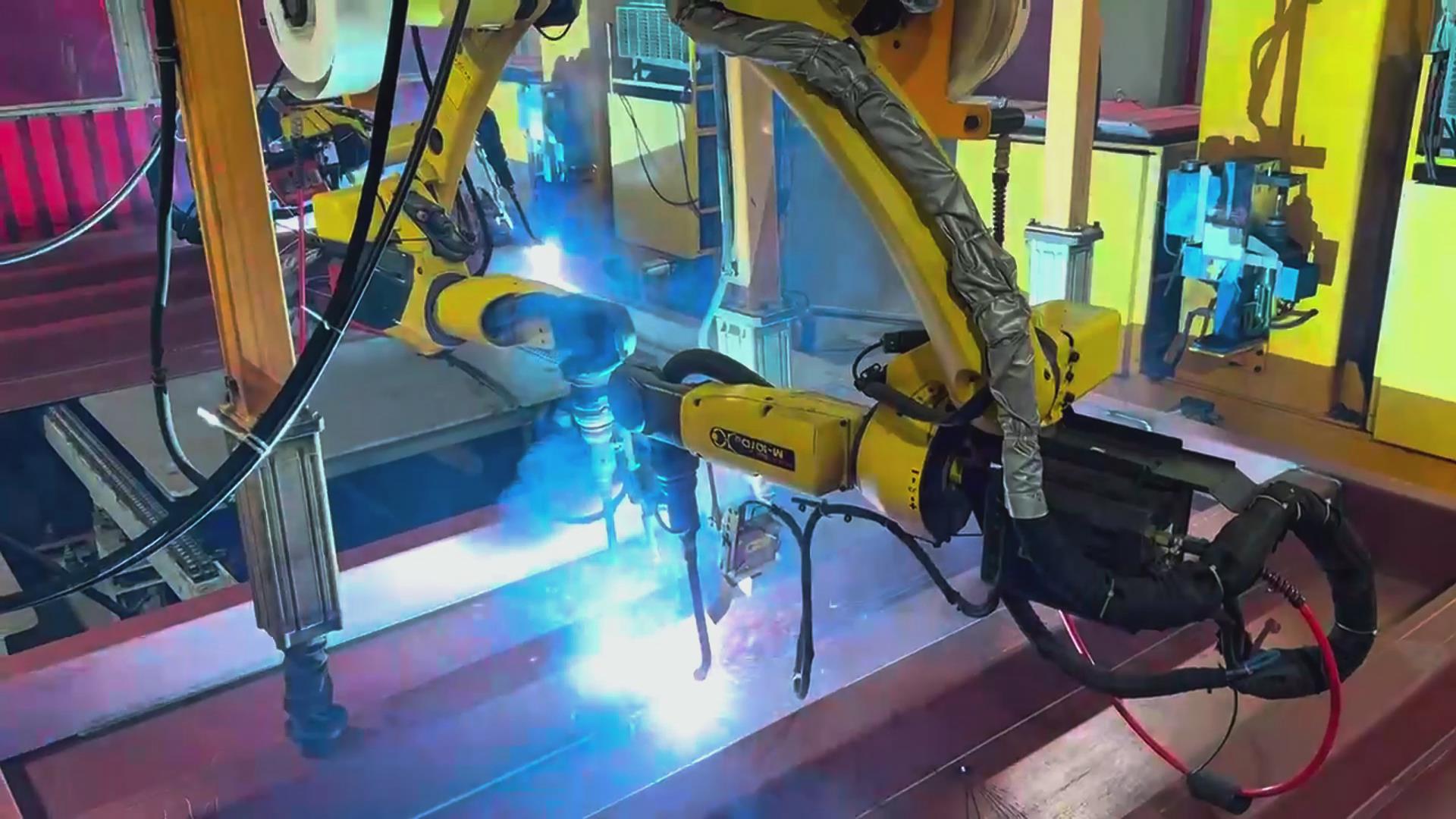 創(chuàng)想智控激光焊縫跟蹤系統(tǒng)在發(fā)那科機(jī)器人焊接火車端墻中的應(yīng)用